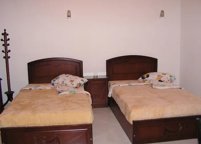 Paradise Hill Apartmanhotel 3*