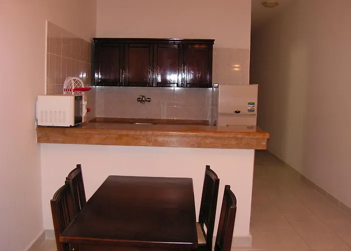 Paradise Hill Apartmanhotel Gurdaka