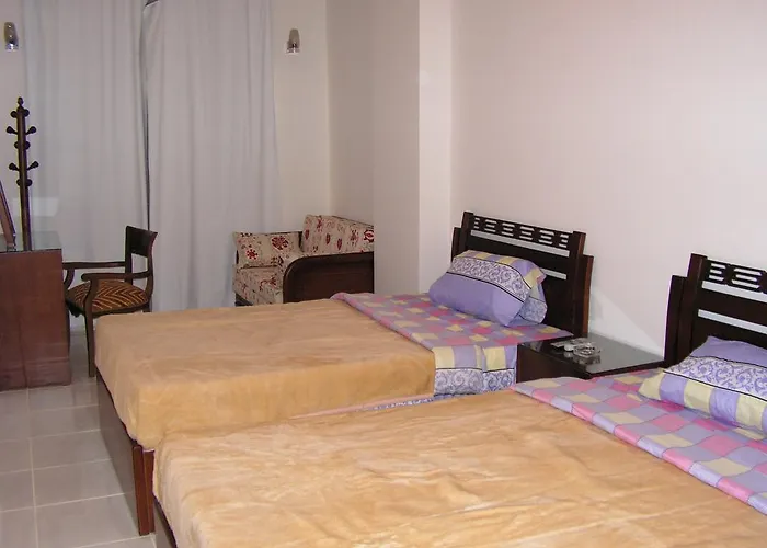 Paradise Hill Apartmanhotel Gurdaka