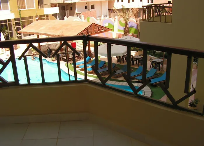 Paradise Hill Apartmanhotel Gurdaka