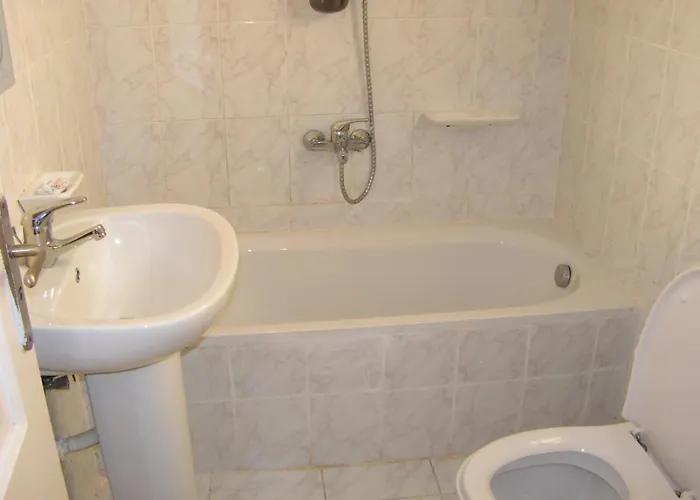 Paradise Hill Apartmanhotel Gurdaka